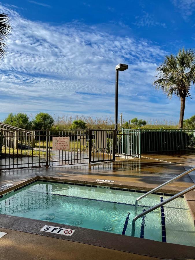 Oceanview Condo With Pool, Hot Tub, Balcony, Right On The Beach マートルビーチ エクステリア 写真