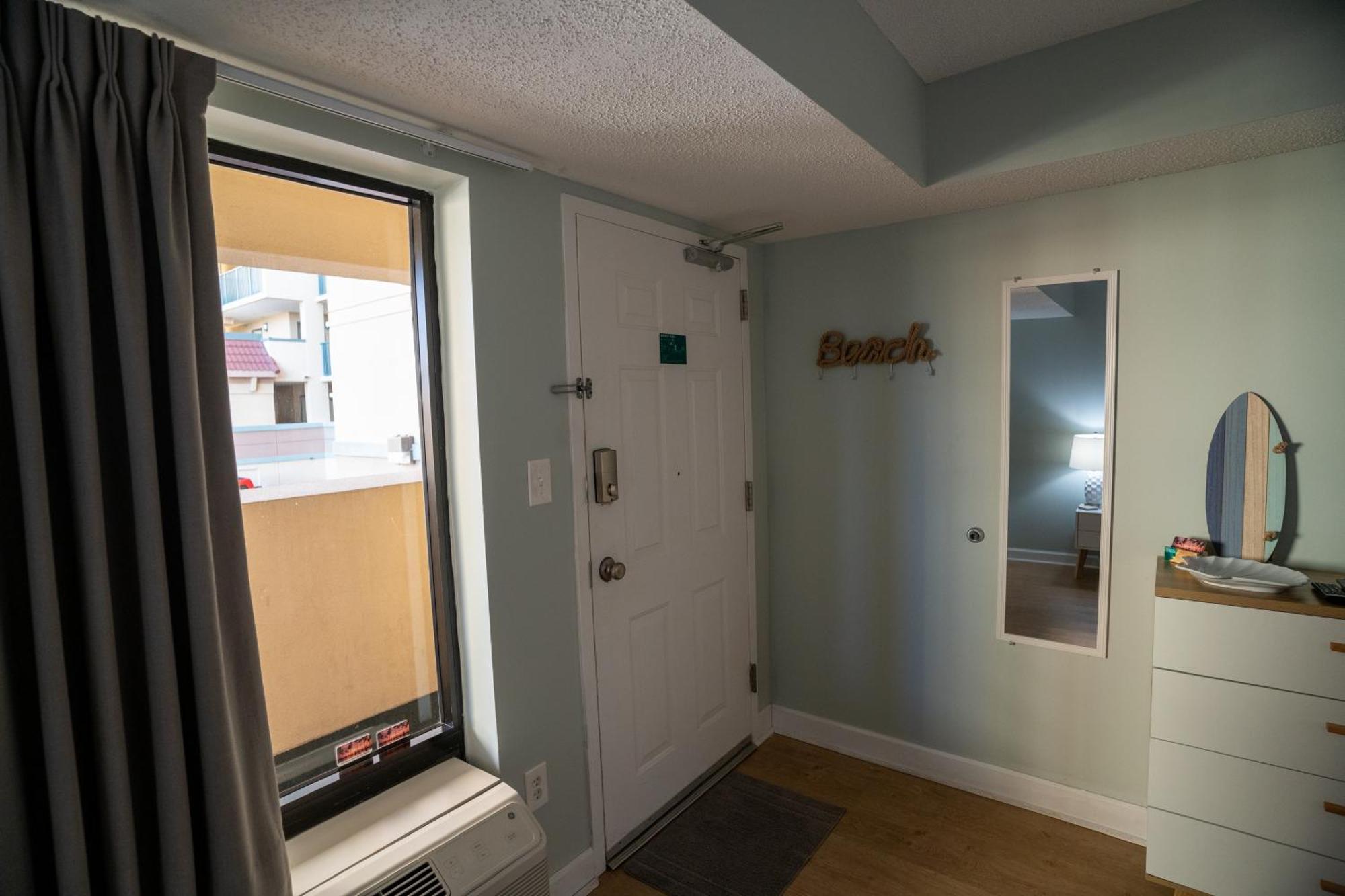 Oceanview Condo With Pool, Hot Tub, Balcony, Right On The Beach マートルビーチ エクステリア 写真